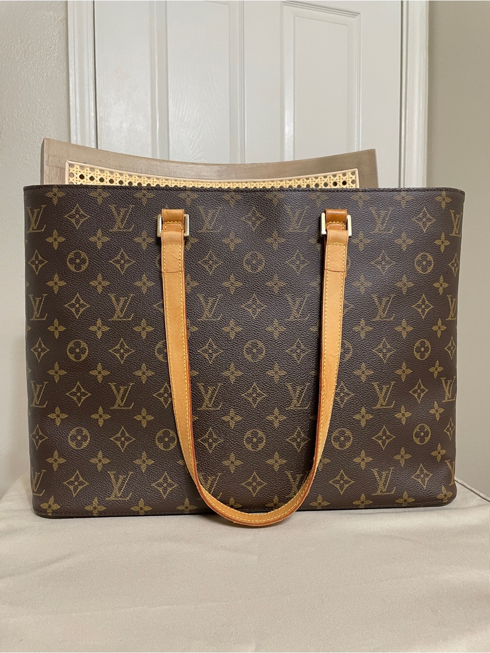 Louis Vuitton Luco Monogram Tote Bag - Picture 3 of 10